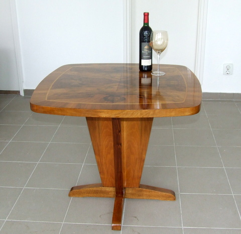 Art Deco table.